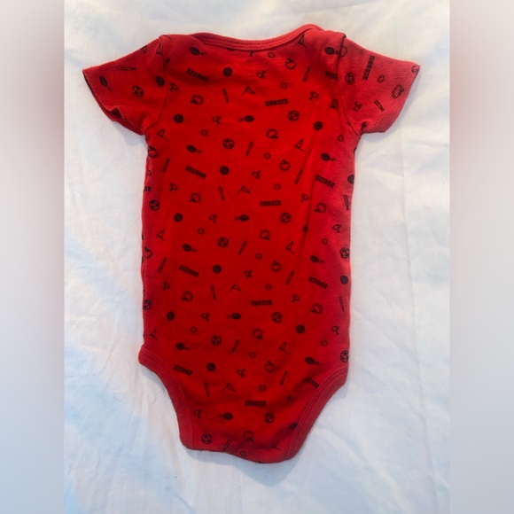 3-12$red rookie onesie 6-9 - Picture 2 of 2